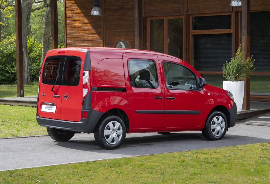  Nissan NV250 L1 Van 2019 года  (EU) (фото 10 из 37)